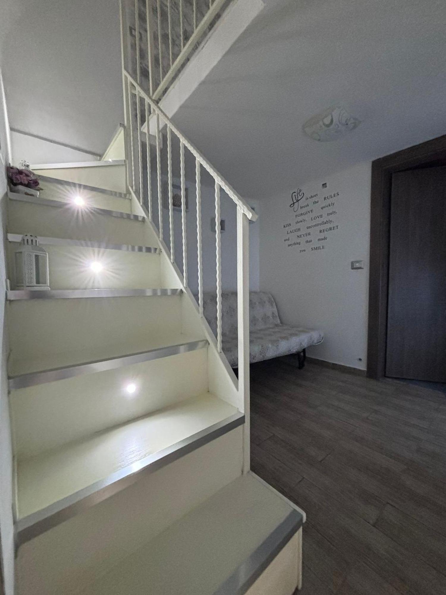 La Casa Di Zia Raf Leilighet Napoli Eksteriør bilde